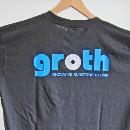 Bedrucktes T-Shirt. Produziert von Schrader-Kamin Werbetechnik aus Vlotho.