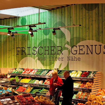 Neugestaltung Supermarkt. Produziert von Schrader-Kamin Werbetechnik aus Vlotho.